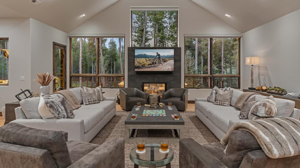 Crystal Creek Manor